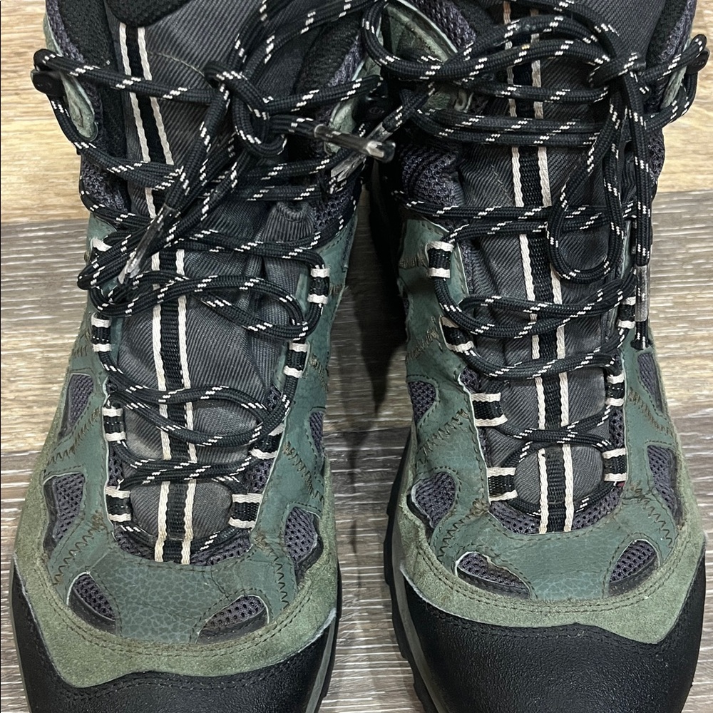 Salomon Men's Black and Green Athletic Shoes - Picture 7 of 16